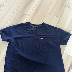 FIGS relaxed Catarina one-pocket scrub top